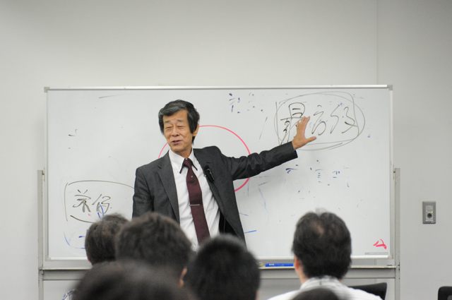 講演中の水野和敏さん（Agile Japan 2014 基調講演）